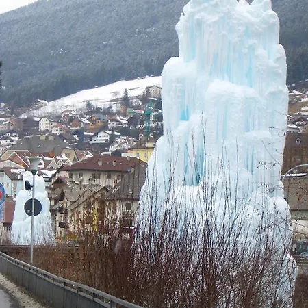 Zentrum Bozen-rosengartenblick